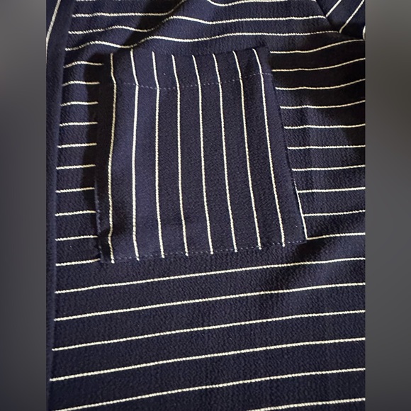 Monteau size medium navy blue top with white pinstriped w/ 1/2 sleeves NWOT - Picture 3 of 6